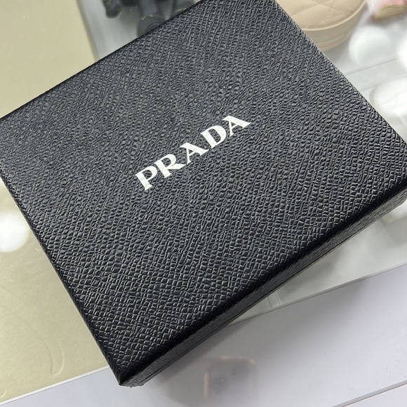 PRADA LEATHER WALLET - Picture 7 of 10
